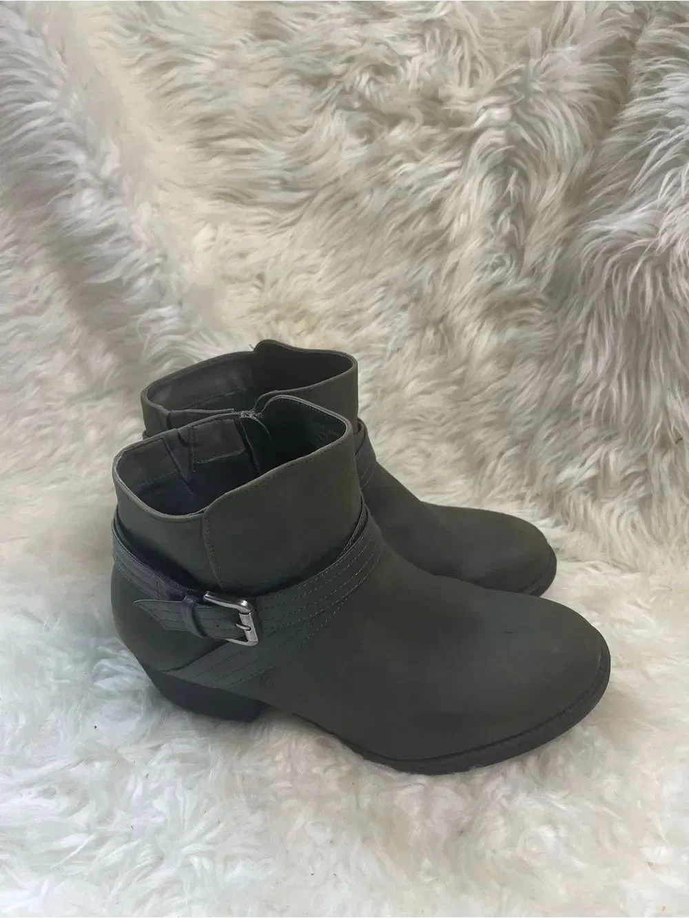 Torrid synthetic Gray Ankle Boots Double straps Buckle Detail sidezipperSZ10.5WW